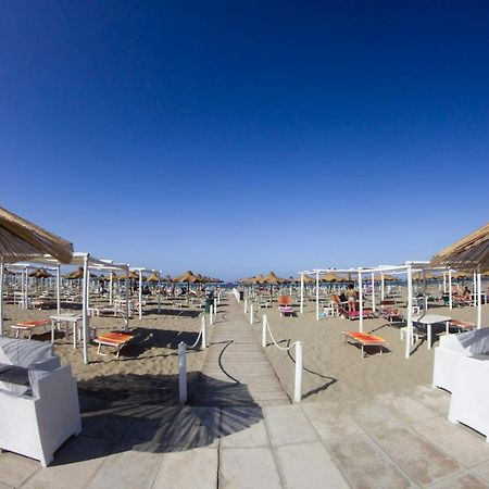 Aurora Beach & Suite 마르게리타디사보이아 외부 사진