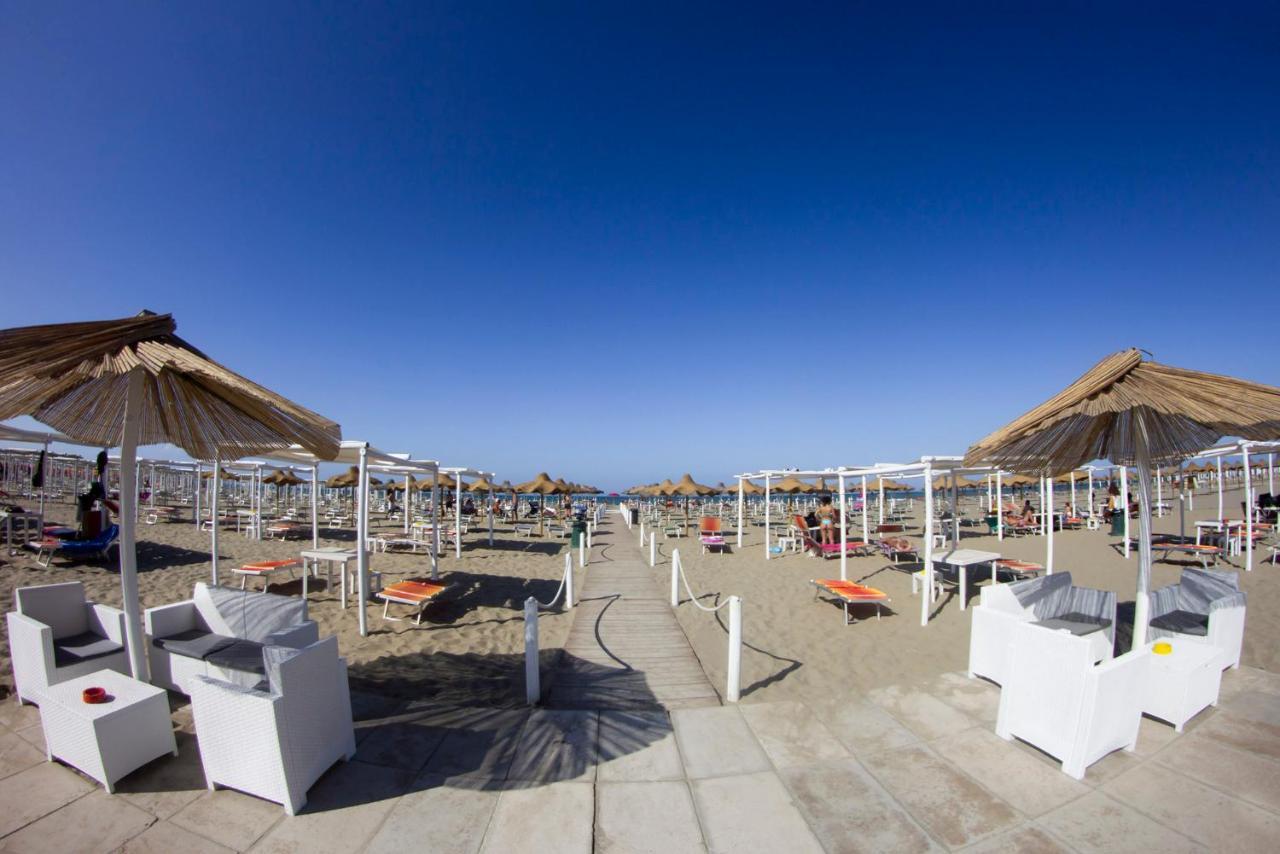 Aurora Beach & Suite 마르게리타디사보이아 외부 사진