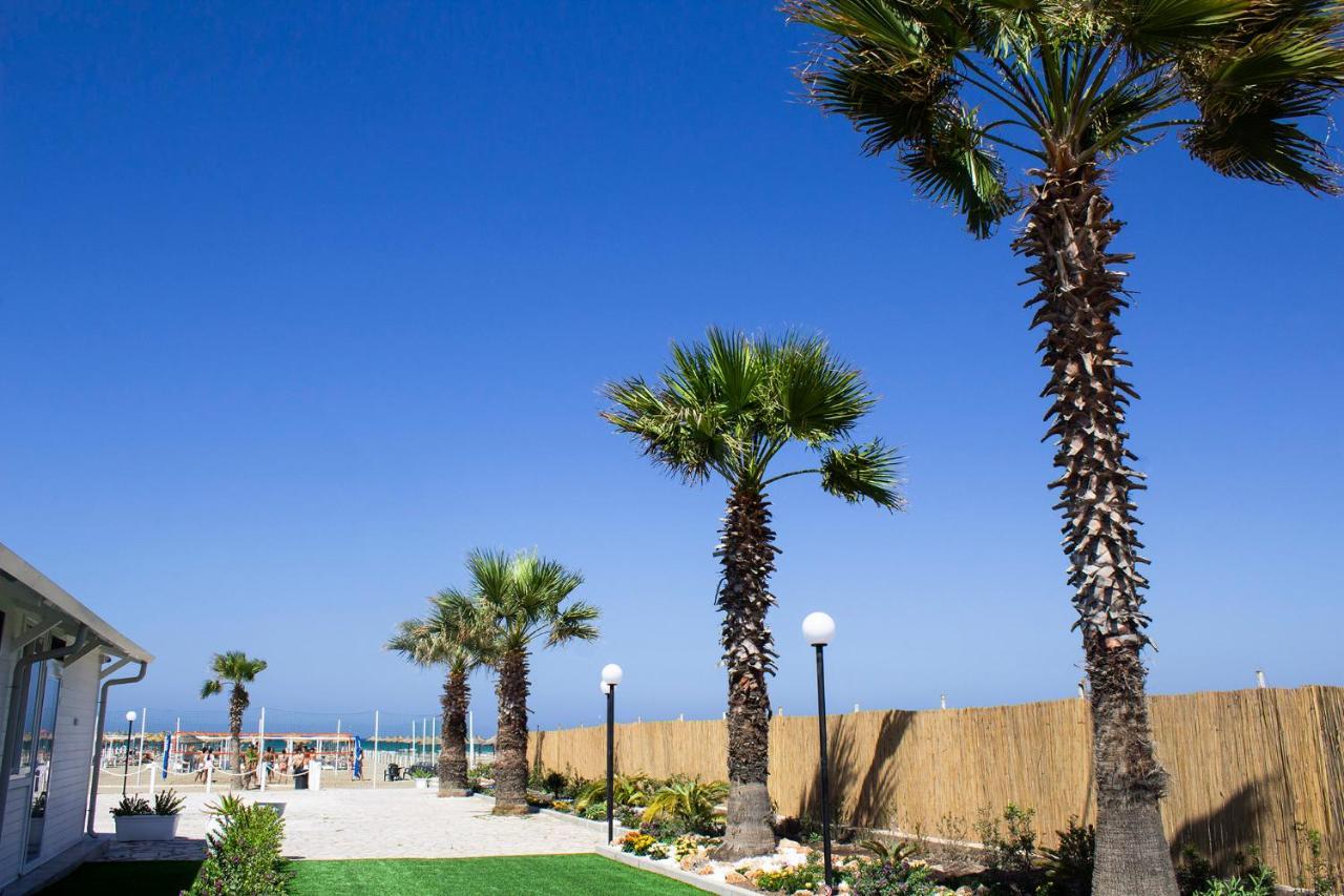 Aurora Beach & Suite 마르게리타디사보이아 외부 사진