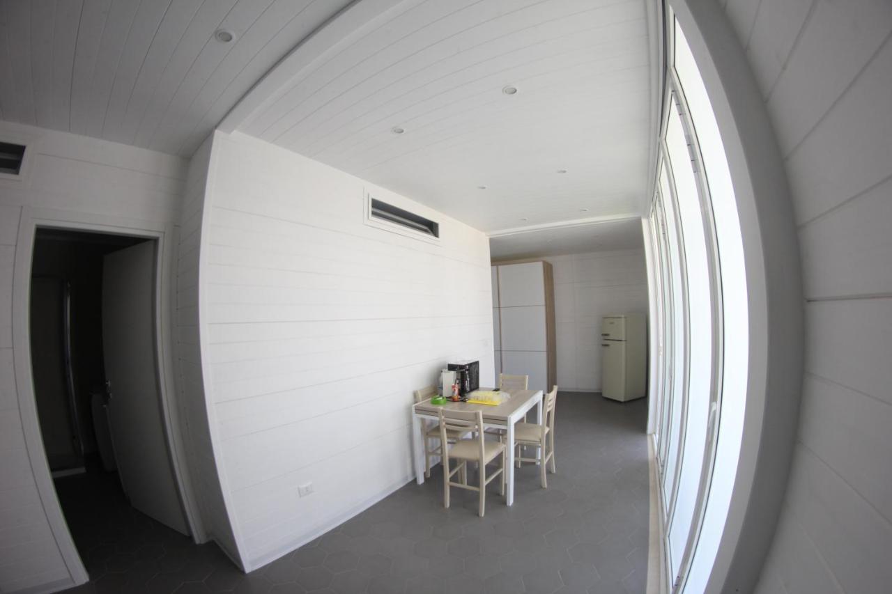 Aurora Beach & Suite 마르게리타디사보이아 외부 사진